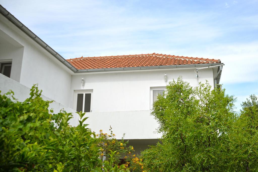 Apartment In Murter Exterior photo